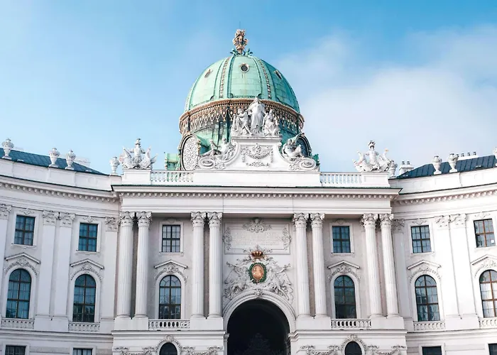 Hotel Living An Der Oper 4*