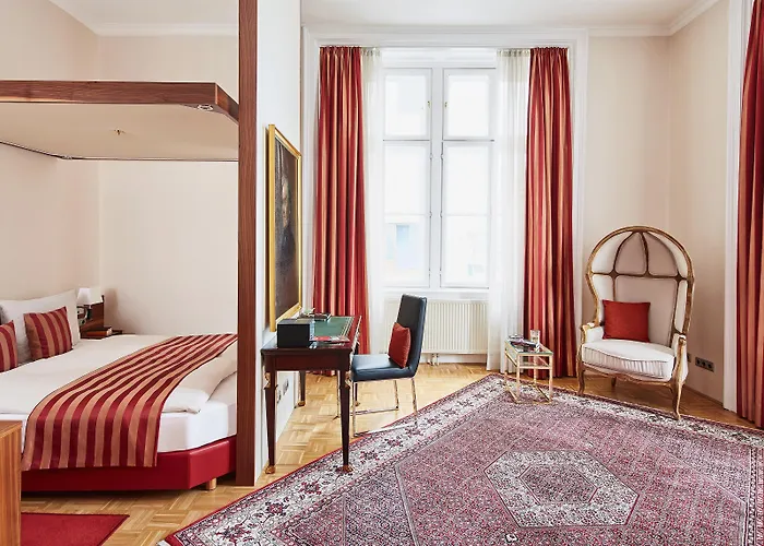 Living An Der Oper Hotel 4*
