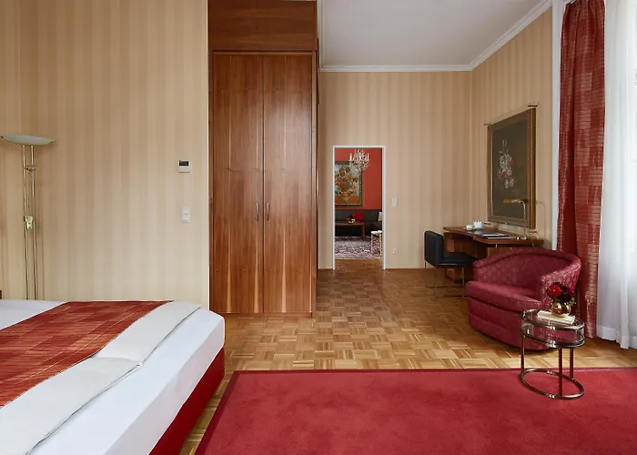 Living An Der Oper Hotel 4*