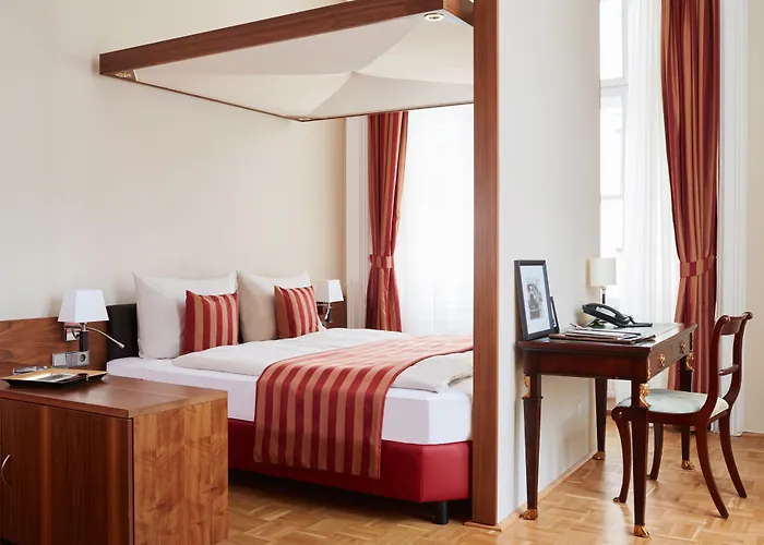 Living An Der Oper Hotel 4*