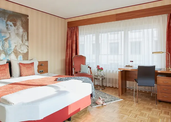 Hotel Living An Der Oper 4*