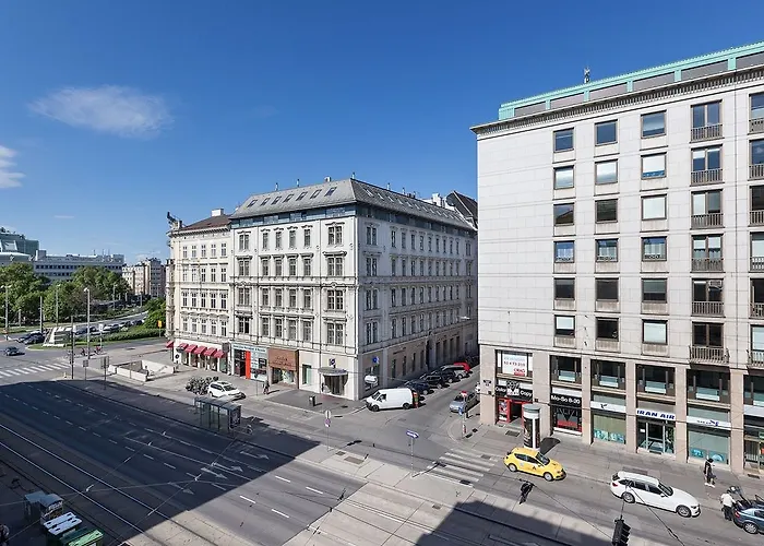 Living An Der Oper 4*