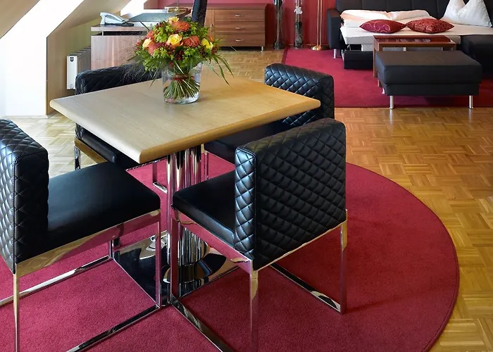 Hotel Living An Der Oper 4*