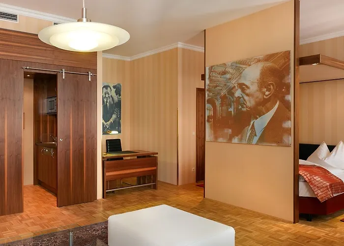 Hotel Living An Der Oper 4*