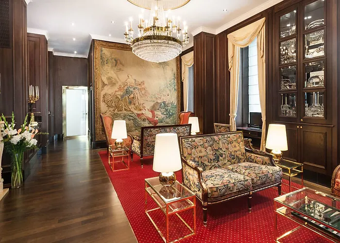 Living An Der Oper Hotel 4*
